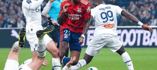 关于荷甲集结日再迎强敌，里昂队长鼓劲，主帅态度：更衣室稳定，控场能力受关注的信息