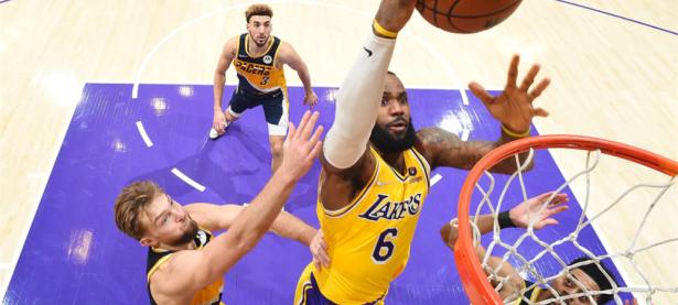 关于JackeyLove连续五场比赛得分超过高光表现，湖人挑战极限！的信息