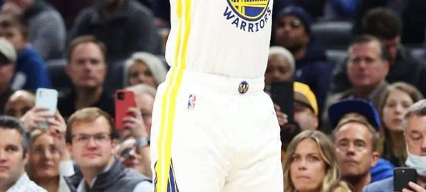 关于库里迎来十五赛季高光表现，雄鹿球迷沸腾！的信息