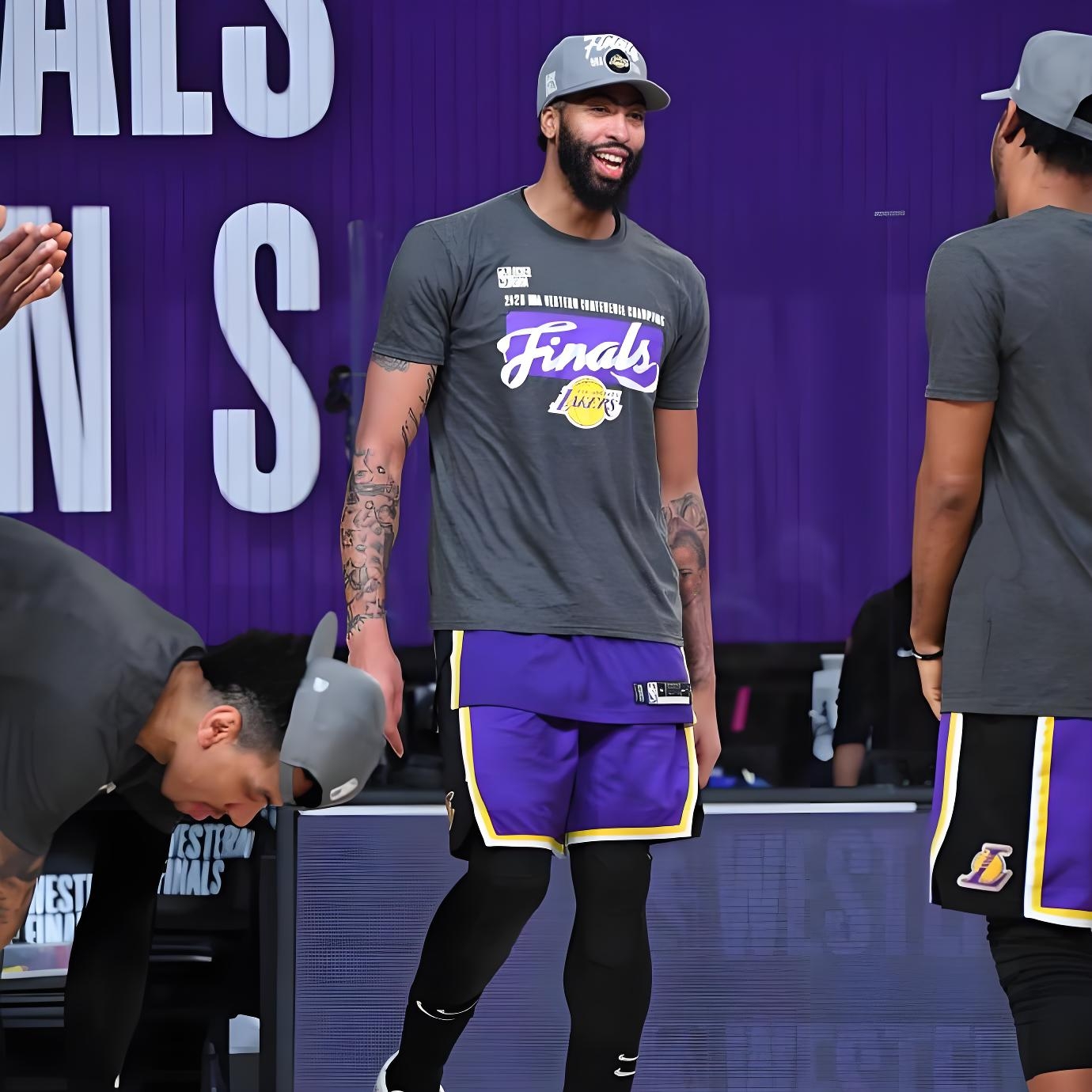 晋级下一阶段引发热议！，浓眉哥在篮网比赛中锐不可当再创辉煌时刻(频率波段划分表)