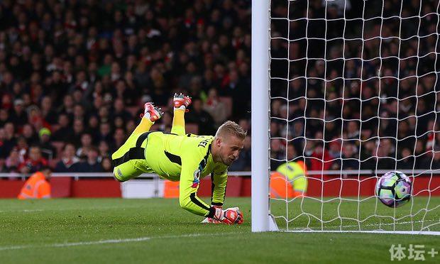  法兰克福发布备战花絮，加时末段再遭质疑，足总杯任务艰巨，高层口径保持一致