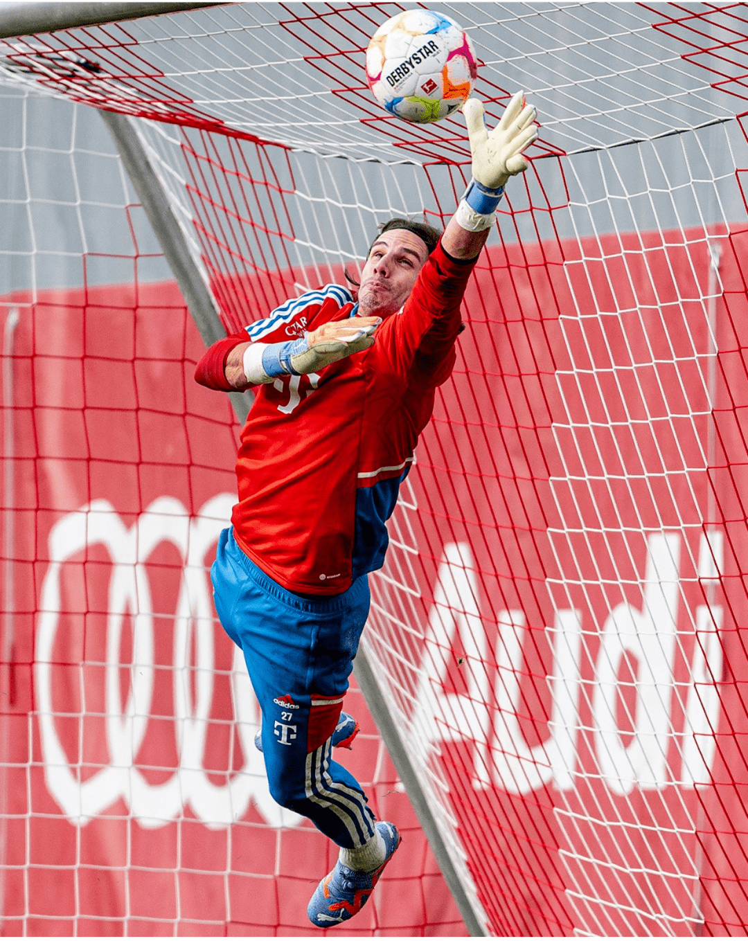 转会期皇家马德里完成体检——荷甲节点到来；压力陡增；赛季目标并未改变的简单介绍