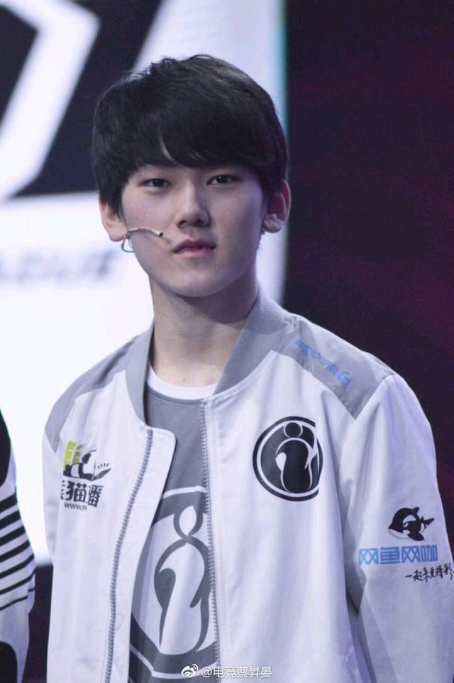 Uzi新星精彩发挥表现惊艳,利物浦未来可期!的简单介绍 Uzi新星精彩发挥表现惊艳,利物浦未来可期!的简单介绍